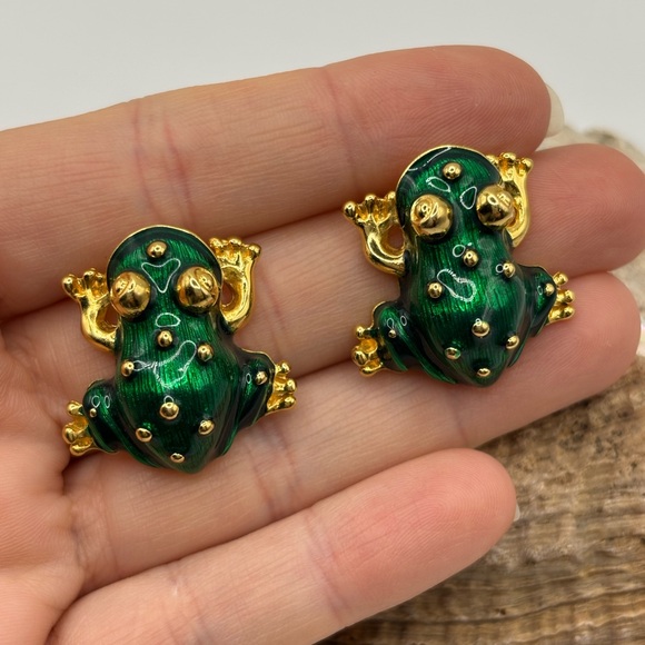 Kenneth Jay Lane Green and Gold Frog Earrings - Picture 5 of 8